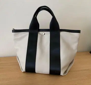 비타 펠리체 바닥 넓은 2way 테이프 핸들 토트백 아이보리