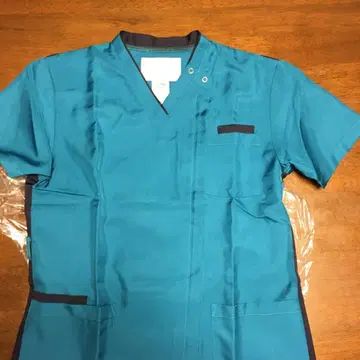 나가이 라벨 흰 옷 터콰이즈