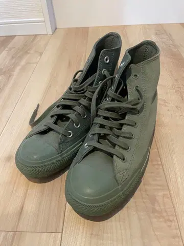 엔지니어드 가먼츠 스니커즈