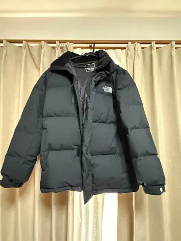 The North Face 블랙 다운 자켓