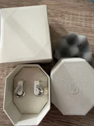 스와로브스키 후프 귀걸이