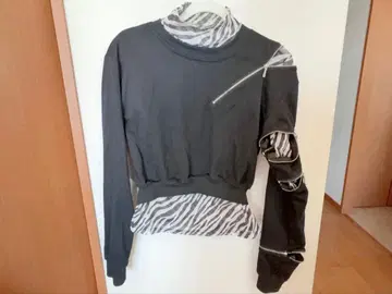 VOLCAN& APHRODITE 이너 셔츠 포함 맨투맨