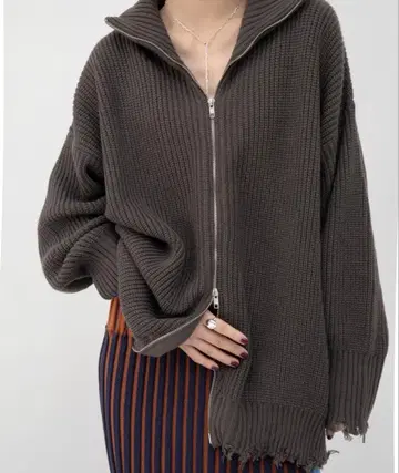 Vacancy 데미지 지퍼 니트 완판템