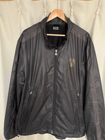 EA7 경량 나일론 자켓 블랙