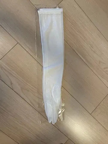 화이트 쉬폰 웨딩 그로브