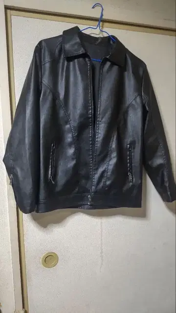 블랙 가죽 자켓