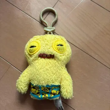 옐로우 컬러 봉제 인형 키링 포함