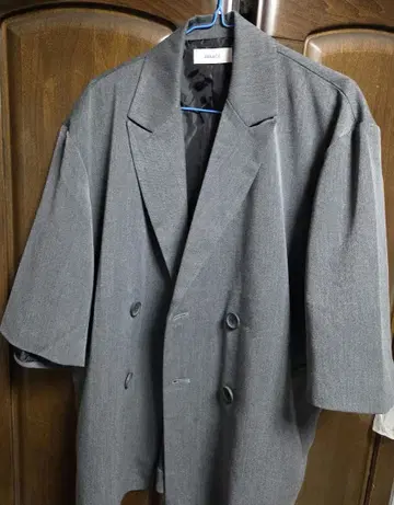 SERACE 반팔 더블 테일러드 자켓 차콜 그레이 M