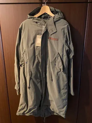 [ 새상품 ] AVIREX 올리브색 모즈 코트 프론트 지퍼 포함