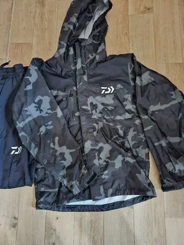 다이와 DR-3823 우비 WL 사이즈 블랙 카모