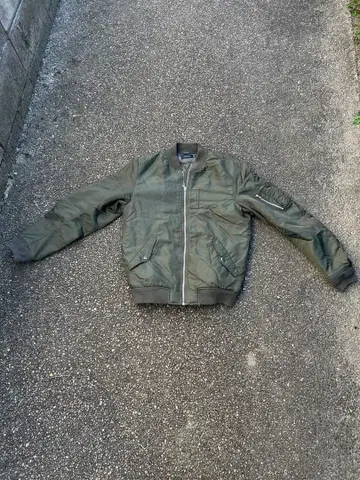 올리브 그린 MA-1 플라이트 자켓 가격 인하 가능