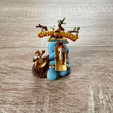 칩과 데일의 트리 하우스 피규어