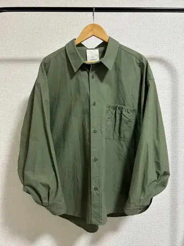 refomed / WRIST PATCH WIDE SHIRT