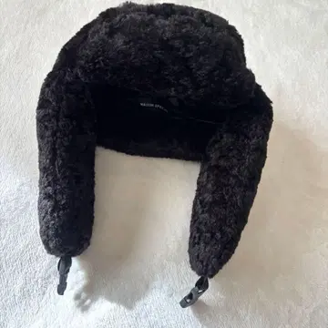 [ MAISON SPECIAL ] 퍼 트래퍼 플라이트 캡 블랙