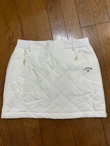 캘러웨이 화이트 퀼팅 스커트