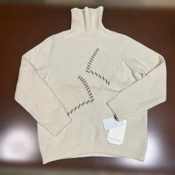 새상품 모네갈 아이보리 터틀넥 스웨터 L