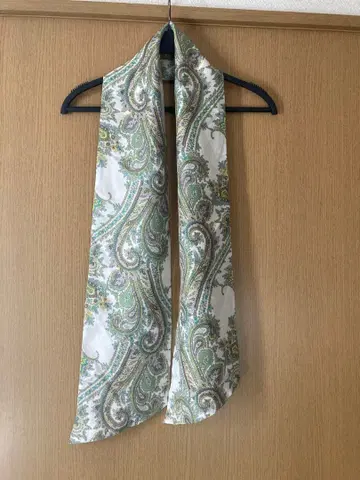 미사용 새상품 ballsey 투모로우랜드 실크 스카프