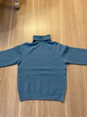 bshop 블루 하이넥 스웨터