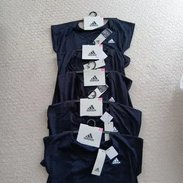 adidas 블랙 반팔 프렌치 슬리브 T셔츠 새상품 택 포함 5개 세트