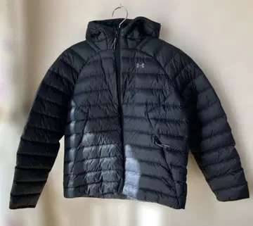 언더아머 다운 자켓 블랙 M 사이즈 새상품급 후드 부착