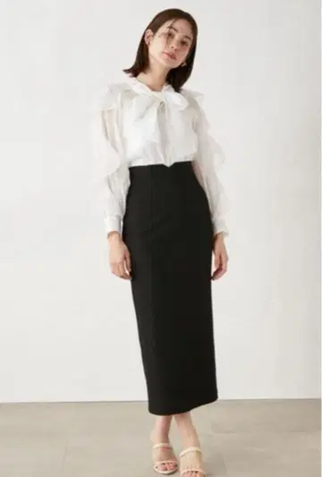 [ SNIDEL ] 심플 타이트 스커트