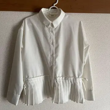 BEAMS HEART 밑단 플리츠 셔츠 화이트