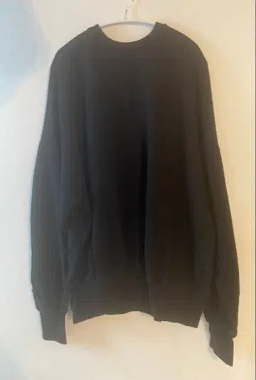 ETRE TOKYO 블랙 맨투맨