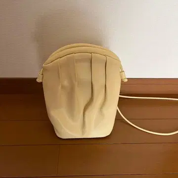 lawgy pleats shoulder bag