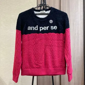 이소재 절개 스웨터