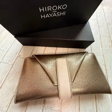 HIROKO HAYASHI 메탈릭 골드 장지갑