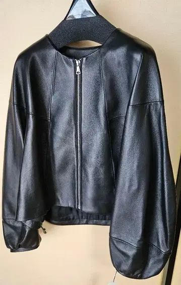 Apaiser lame 가죽 재킷