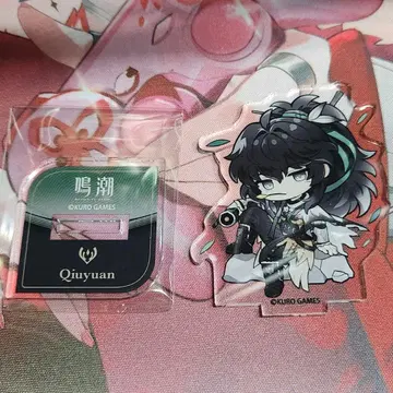 큐엔 아크릴 스탠드