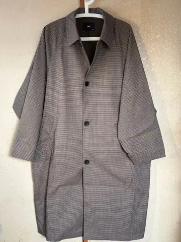 브라운 계열 체크 스텐카라 코트