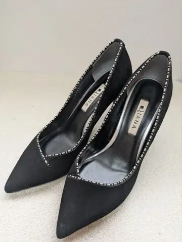 [ 시착만 한 상품 ] DIANA 블랙 스틸레토 하이힐