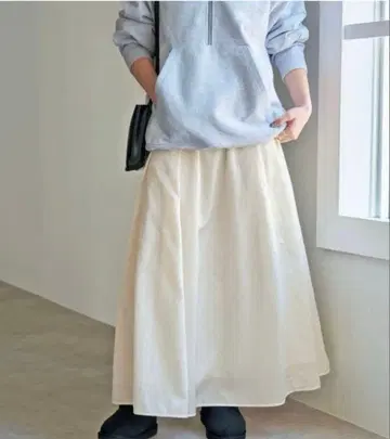 Spick and Span 나일론 새틴 볼륨 스커트 미사용 새상품