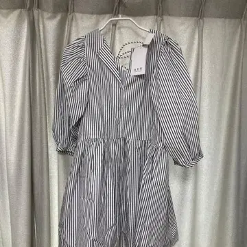 AER 스트라이프 패턴 퍼프 슬리브 셔츠