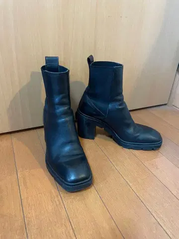 ZARA 블랙 사이드 고어 부츠 힐 8cm
