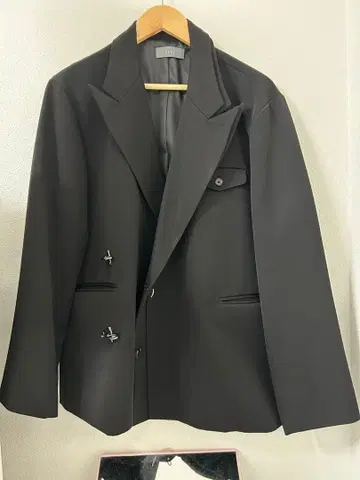 CLEL 블랙 테일러드 자켓