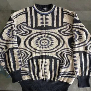 HUGO BOSS 기하학 패턴 니트 스웨터