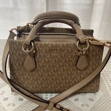 MICHAEL KORS 모노그램 숄더백