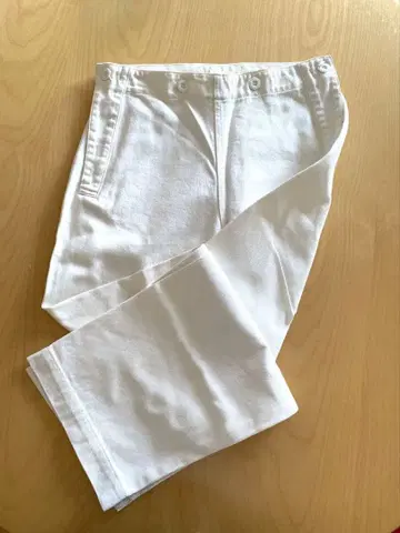 Orcival 화이트 캐주얼 팬츠 France 1