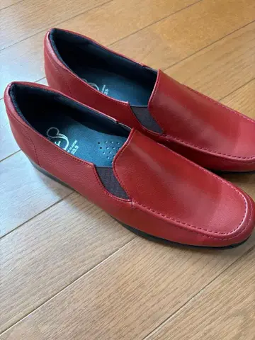 미사용 새상품 고토 산업 사이드 밴딩 슬립온 빨간색 레드 23.5 신발