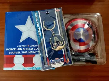 캡틴 아메리카 쉴드와 키링 hot toys