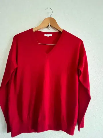 PLST 빨간색 V넥 스웨터 M 사이즈