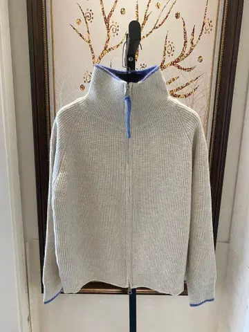 화이트 풀 지퍼 자켓 H 로고