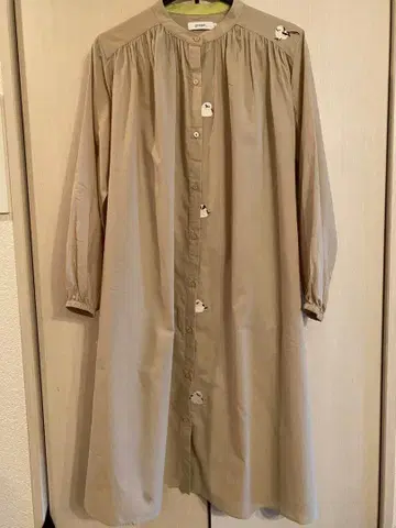 [그라니프] 시마연가 자수 베이지 긴팔 셔츠 원피스