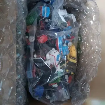 캡슐 프라레일 토마스