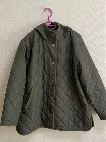올리브 그린 퀼팅 자켓 후드 부착