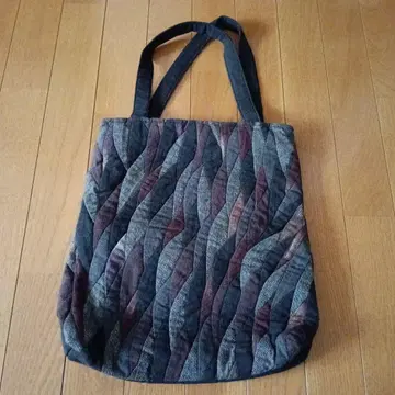 물결 무늬 패브릭 소재 토트백