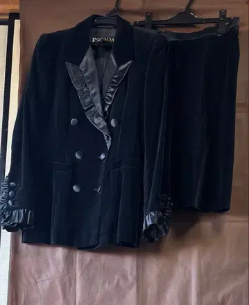 ESCADA 블랙 벨벳 셋업